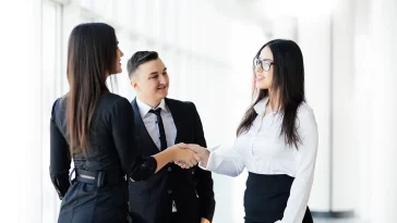 Body Language – Non-Verbal Communication Skills For Success