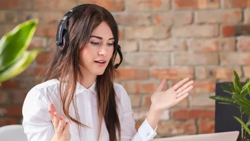 6 Extraordinary Benefits of Integrating Live Chat With a Knowledge Base