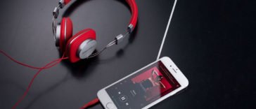 10-Best-Sounding-Wireless-Headphones-Earbuds-of-2020-2