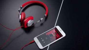 10-Best-Sounding-Wireless-Headphones-Earbuds-of-2020-2